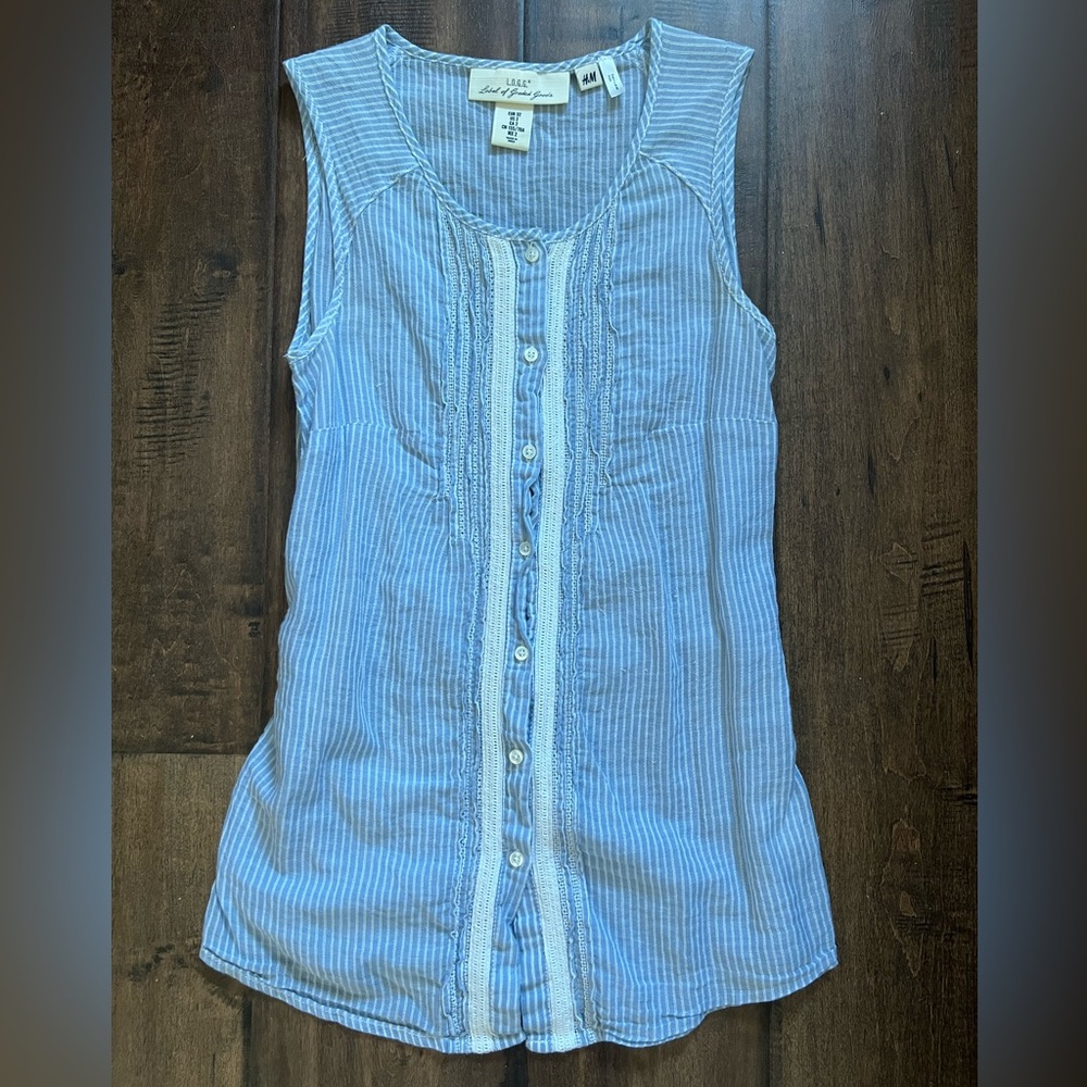 Blue blouse with lace